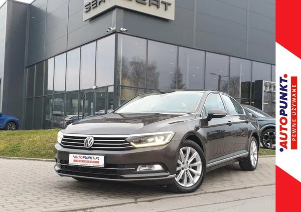 kraków Volkswagen Passat cena 79900 przebieg: 139056, rok produkcji 2017 z Kraków